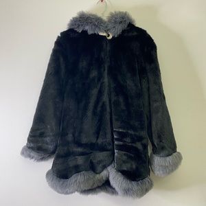 QIYE Black and Gray Faux Fur Jacket with Hood and Rhinestone Clasp EUC